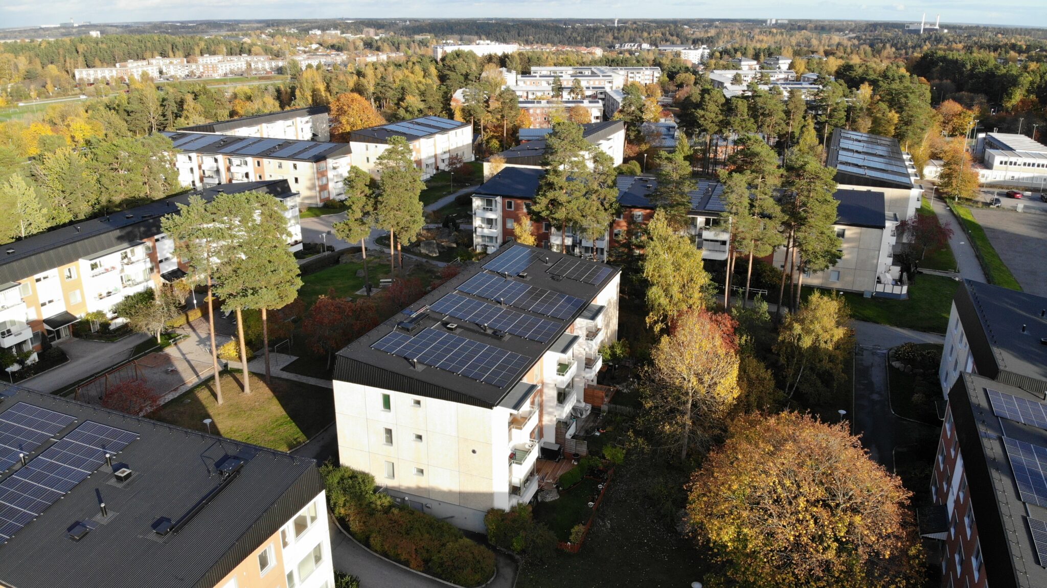 Översikt över solceller på fastigheter i bostadsrättsföreningen Granen