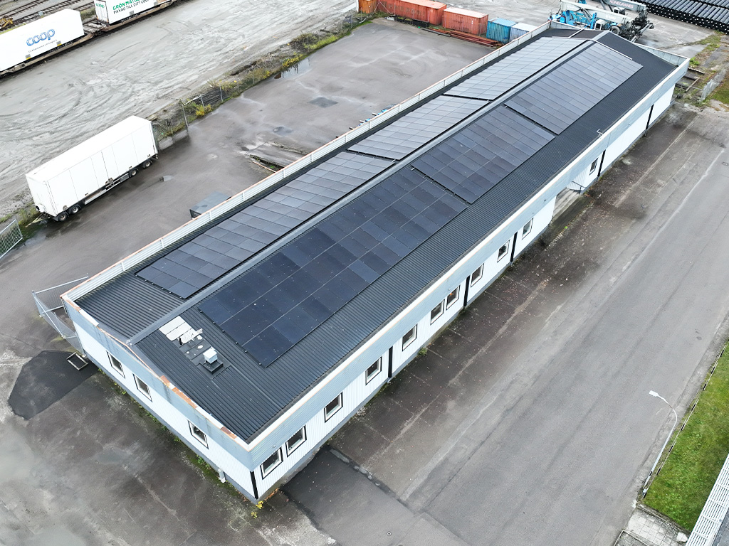 Industrifastighet med solceller på taket