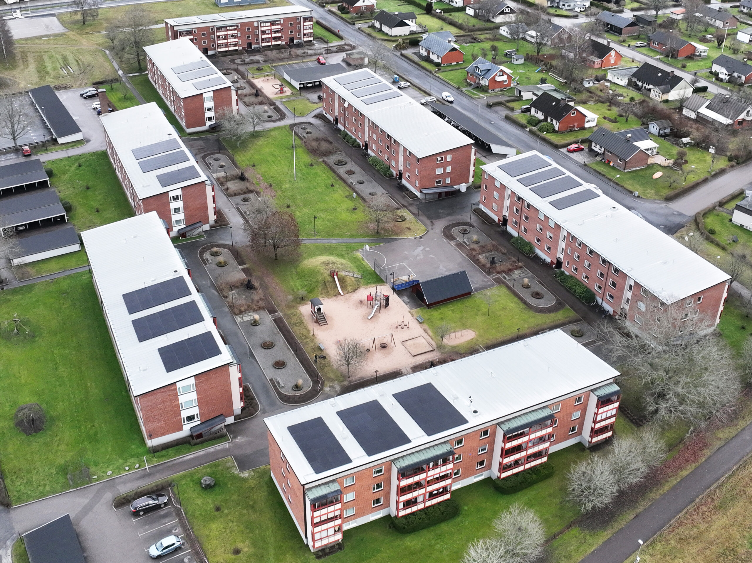 Solceller på taket hos bostadsrättsföreningen BRF Ringen