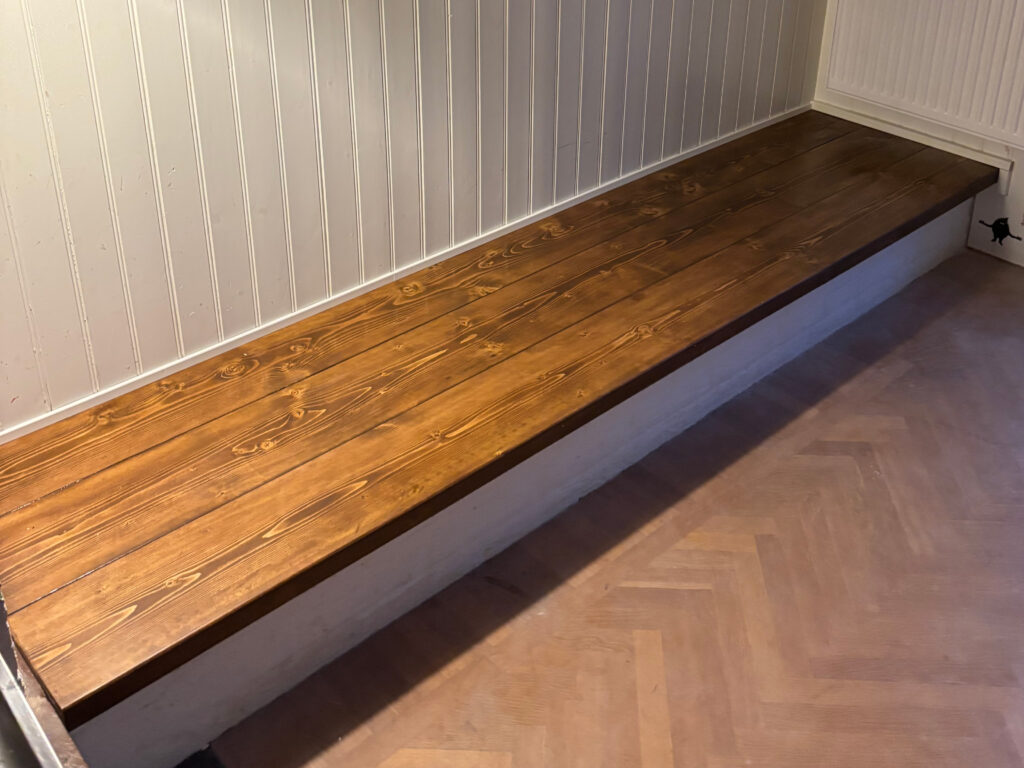 Renovering av bänk - furu - betsad